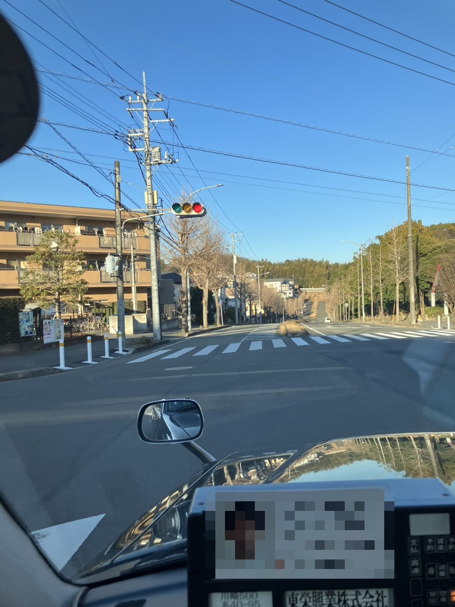 起伏の多い土地の写真